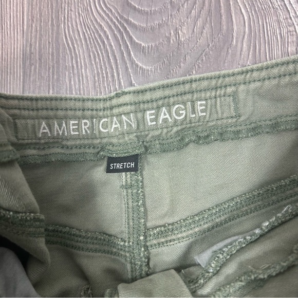American Eagle‎ Baggy Mom Shorts Olive Green High Rise Size 8 - Picture 3 of 7